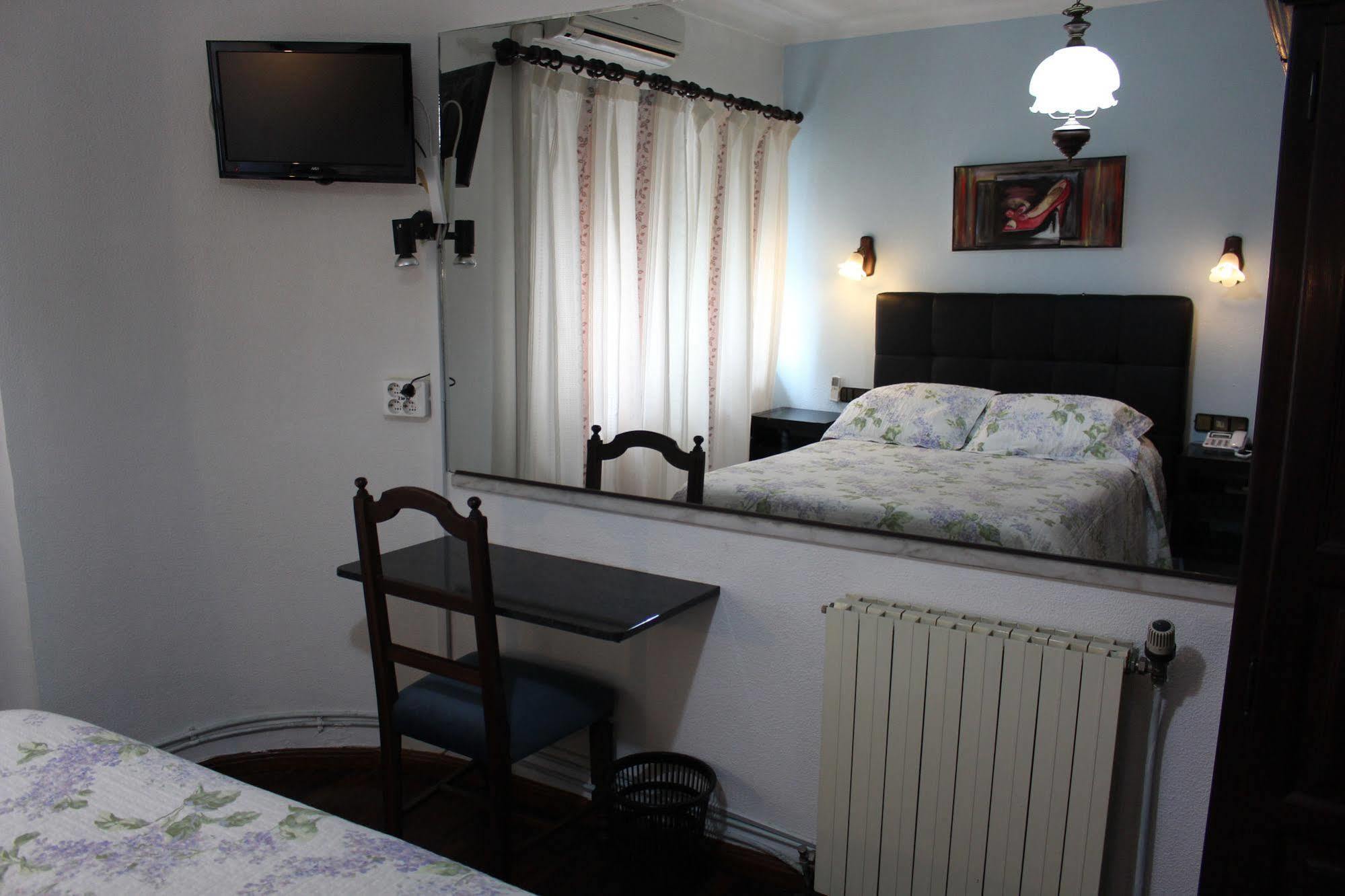 Hotel 4 Estacoes Chaves Esterno foto