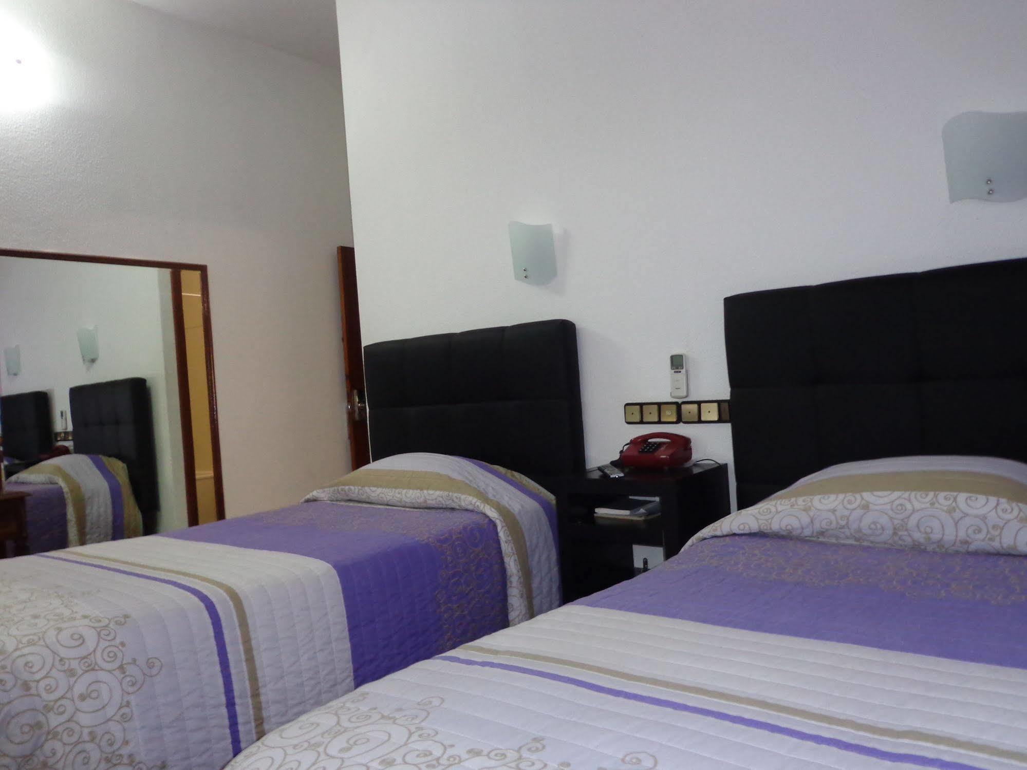 Hotel 4 Estacoes Chaves Esterno foto
