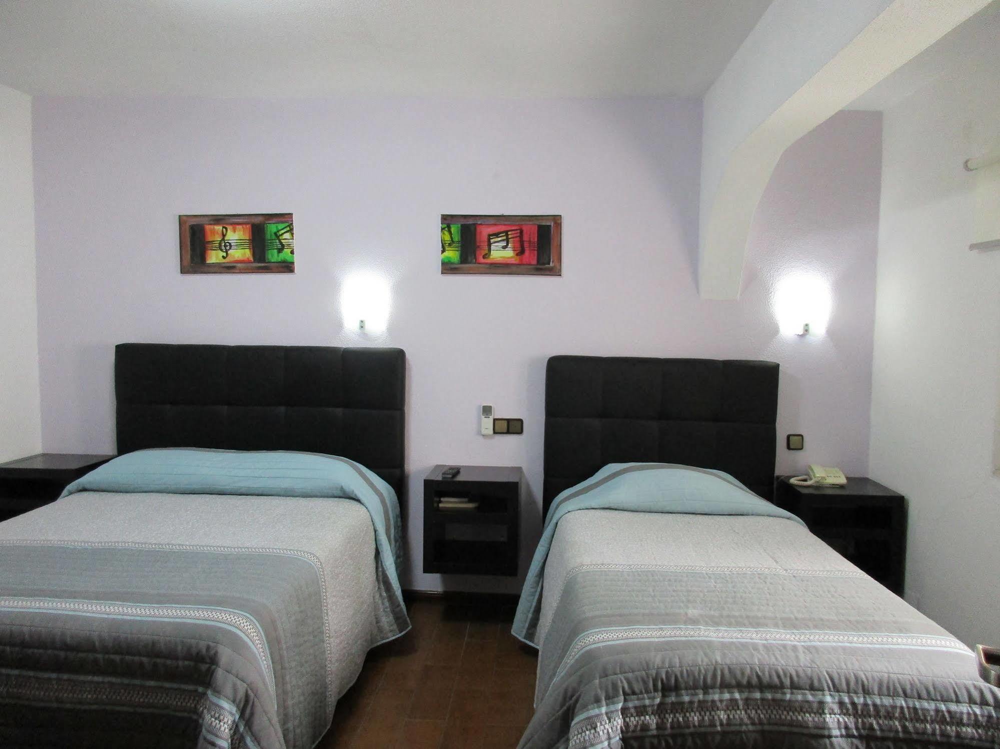 Hotel 4 Estacoes Chaves Esterno foto