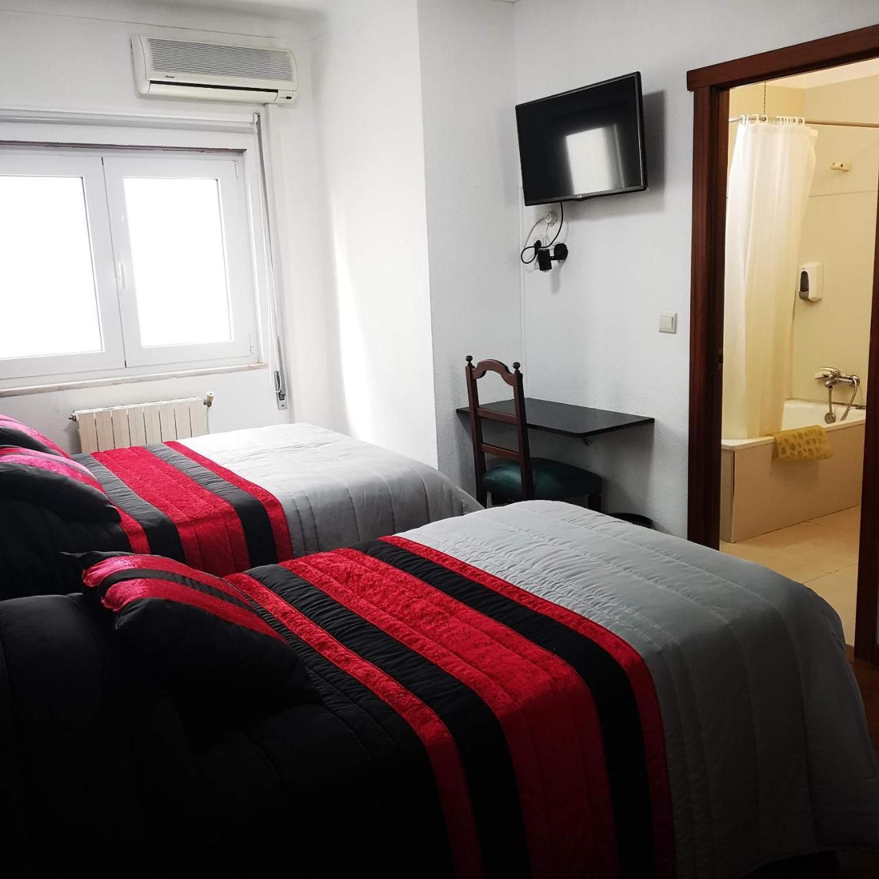 Hotel 4 Estacoes Chaves Esterno foto